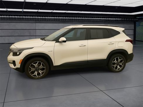 Used 2021 Kia Seltos EX image 9