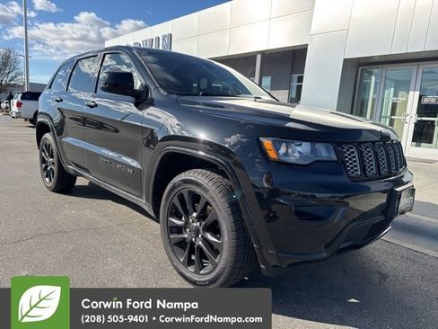 Used 2019 Jeep Grand Cherokee Altitude image 1