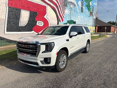 Used 2023 GMC Yukon XL SLT AWD/4WD image 55