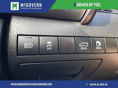 Used 2022 Toyota Camry SE w/ Convenience Package FWD image 29