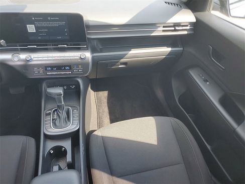 Used 2025 Hyundai Kona SEL image 14