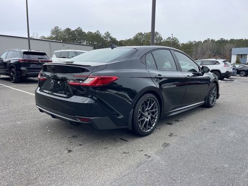 Used 2025 Toyota Camry SE image 5