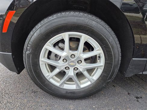 Used 2023 Chevrolet Equinox LS image 25