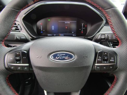 Used 2025 Ford Escape ST-Line Select AWD/4WD image 18