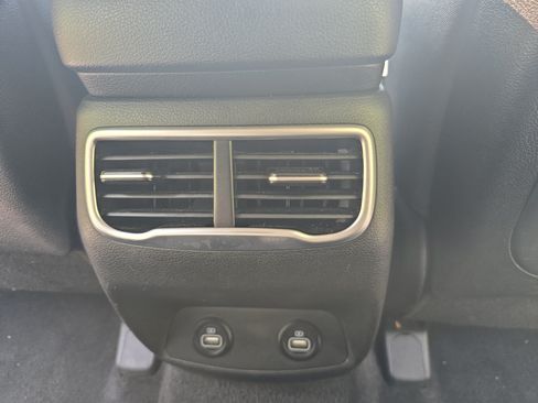 Used 2023 Hyundai Santa Fe SEL FWD image 12