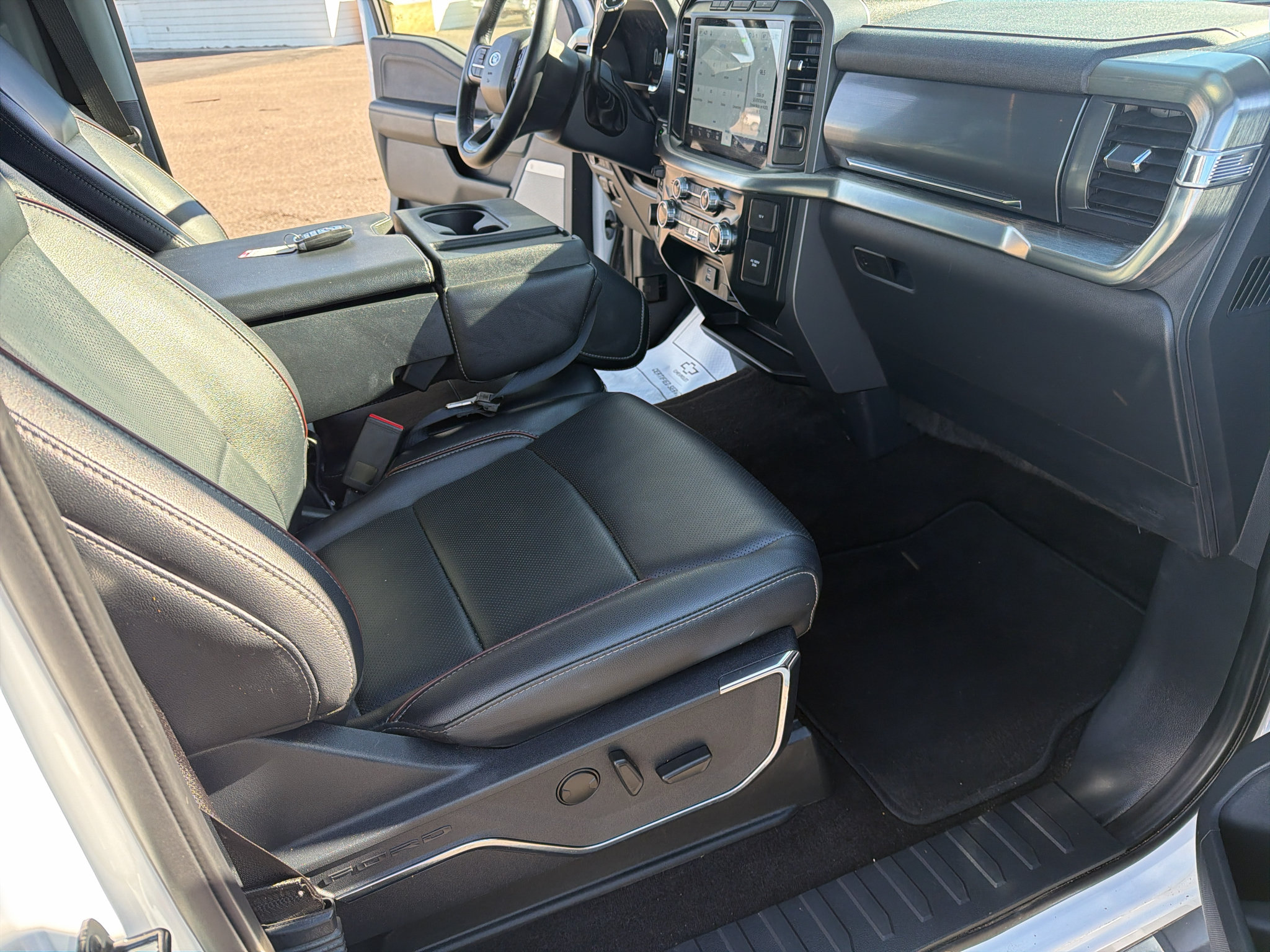 Used 2022 Ford F150 Lariat w/ Equipment Group 501A Mid AWD/4WD image 23