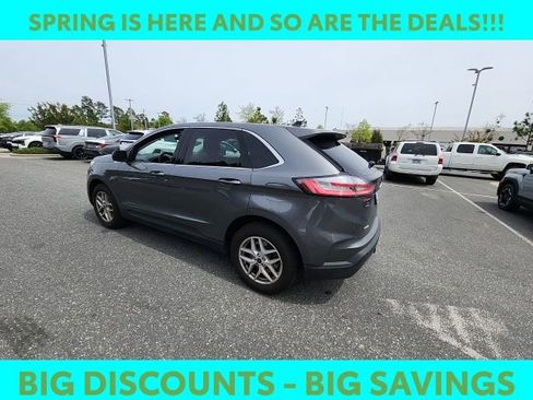 Used 2024 Ford Edge SEL w/ Convenience Package image 9