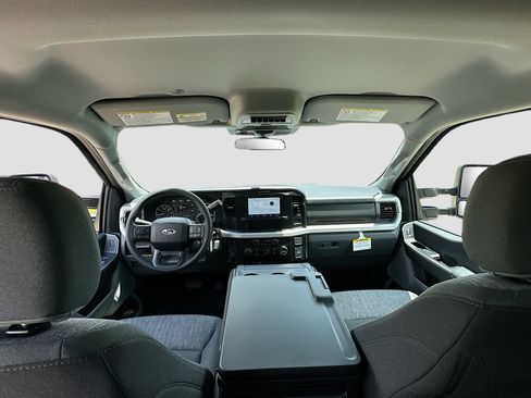 New 2026 Ford F250 4x4 Crew Cab Super Duty image 15