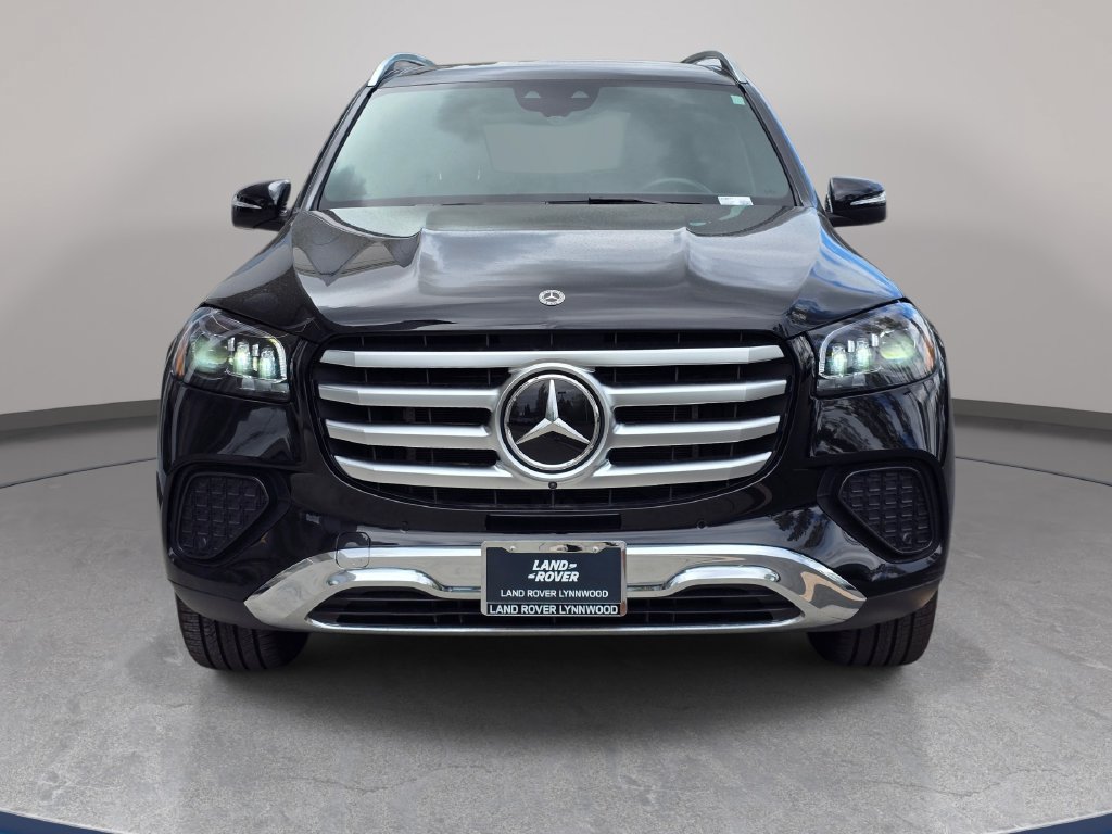 Used 2025 Mercedes-Benz GLS 450 4MATIC image 3
