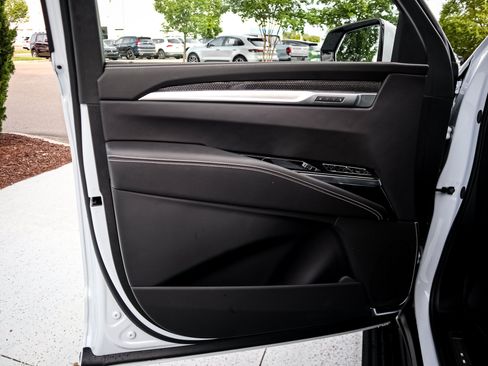 Used 2026 Cadillac Escalade V w/ LPO, ONYX Package AWD/4WD image 14