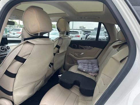 Used 2021 Mercedes-Benz GLC 300 4MATIC image 8
