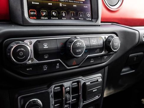 Used 2021 Jeep Wrangler Unlimited Rubicon AWD/4WD image 25