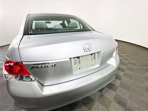 Used 2010 Honda Accord LX-P image 6