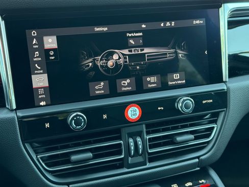 Certified 2026 Porsche Macan image 21