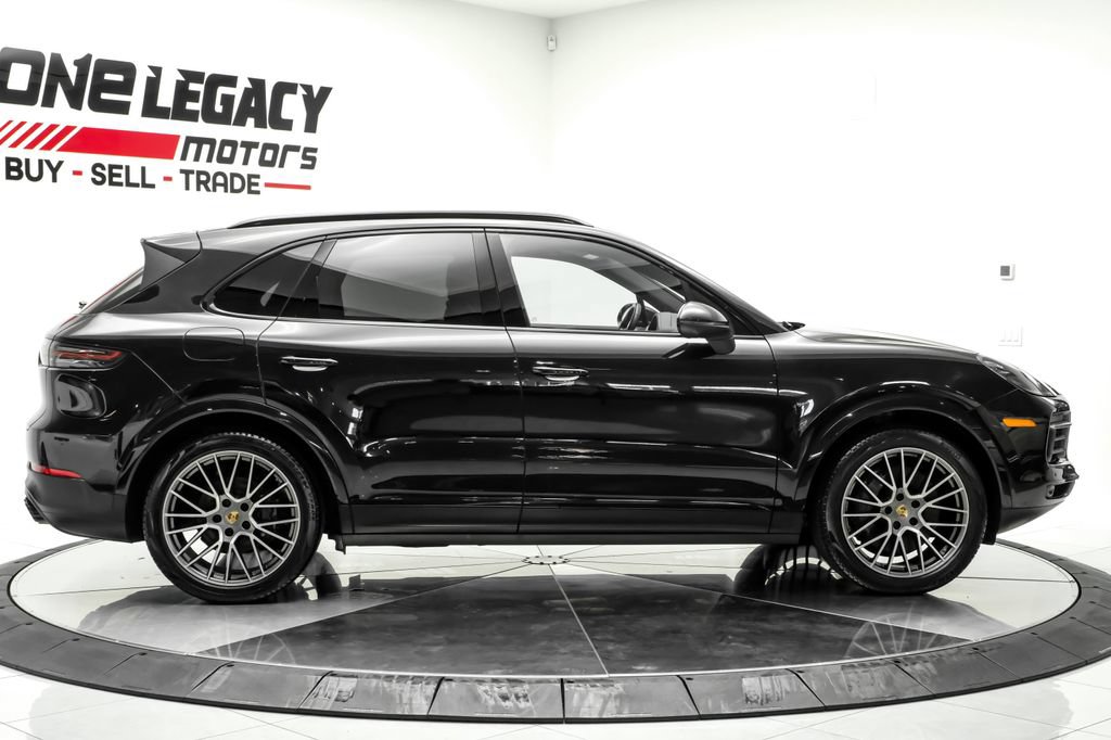 Used 2023 Porsche Cayenne S Platinum w/ Premium Package Plus AWD/4WD image 5
