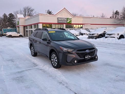 Used 2023 Subaru Outback Premium image 28