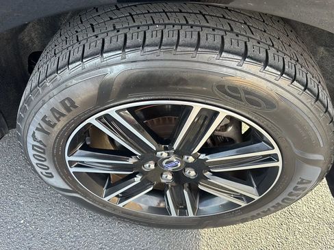 Used 2016 Volvo XC60 T6 Platinum image 35