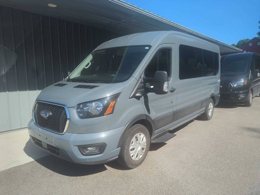 Used 2023 Ford Transit 350 XLT RWD image 3