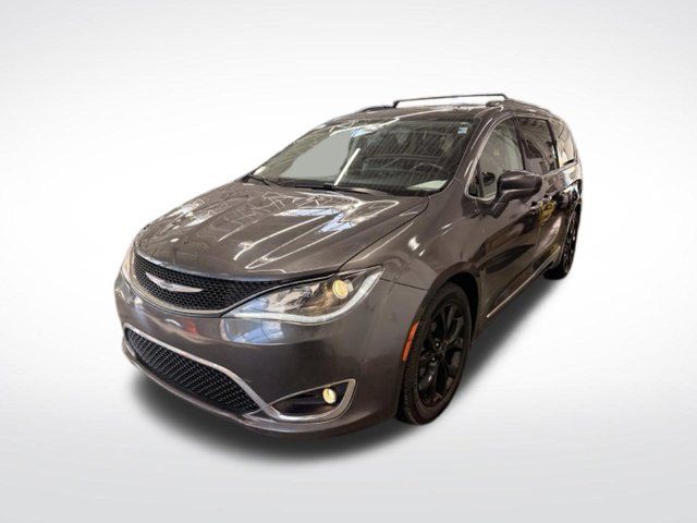 Used 2017 Chrysler Pacifica Touring-L Plus w/ Tire & Wheel Group FWD image 3