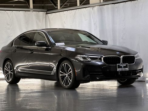 Used 2023 BMW 530e w/ Convenience Package image 6
