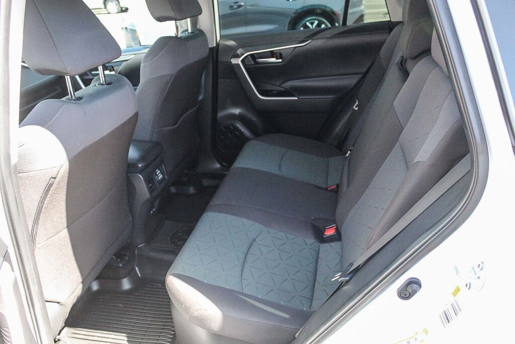 Certified 2025 Toyota RAV4 XLE AWD/4WD image 9
