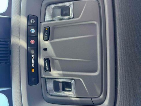 Used 2023 GMC Sierra 1500 SLT image 22