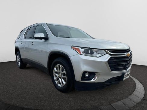 Used 2021 Chevrolet Traverse LT image 4
