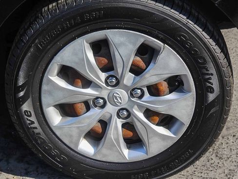 Used 2016 Hyundai Accent SE image 11