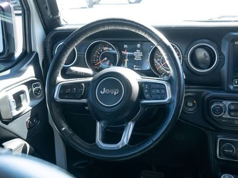 Used 2019 Jeep Wrangler Unlimited Sahara AWD/4WD image 33