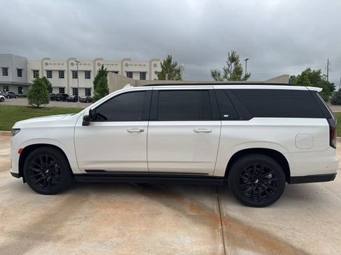 Used 2023 Cadillac Escalade ESV Sport Platinum w/ LPO, ONYX Package AWD/4WD image 8