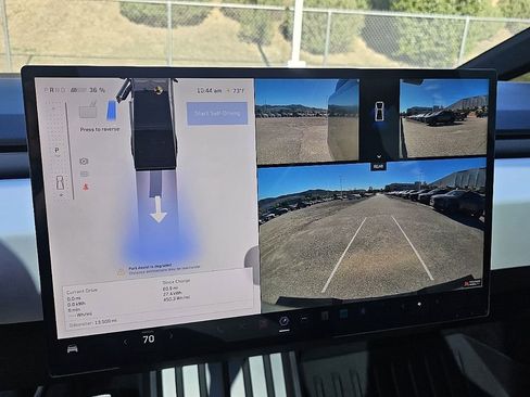 Used 2024 Tesla Cybertruck AWD Crew Cab image 39