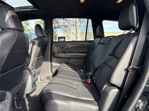 Used 2022 Honda Pilot TrailSport image 14