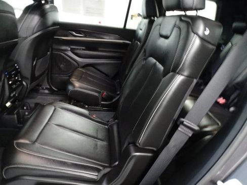 Certified 2025 Jeep Grand Cherokee L Limited AWD/4WD image 4