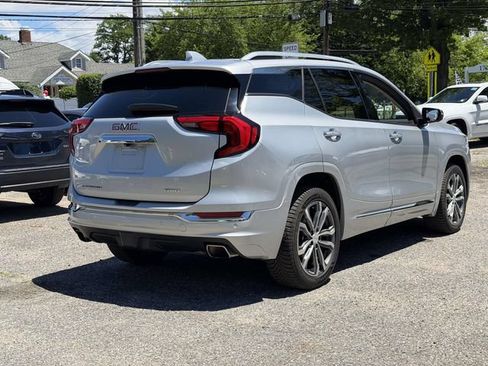 Used 2020 GMC Terrain Denali w/ Denali Premium Package AWD/4WD image 5