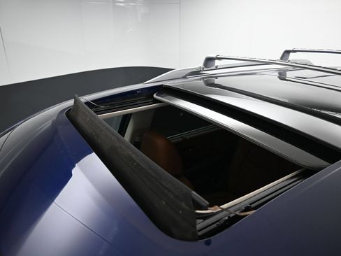 Certified 2025 Nissan Pathfinder Platinum FWD image 23