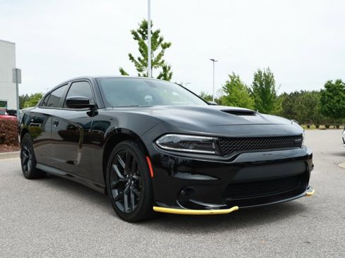 Used 2022 Dodge Charger R/T w/ Blacktop Package image 3