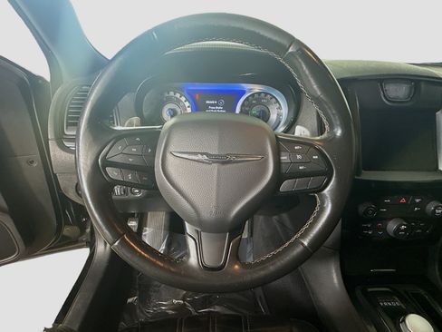 Used 2019 Chrysler 300 S RWD image 13