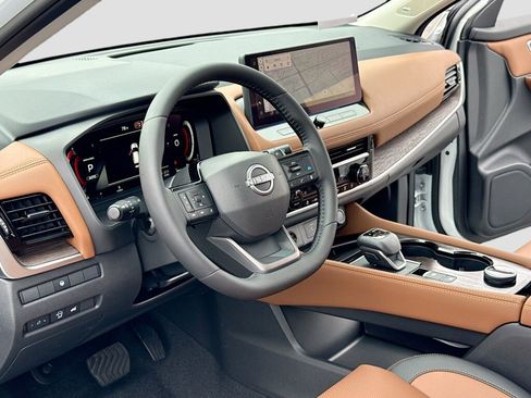 New 2026 Nissan Rogue Platinum AWD/4WD image 4