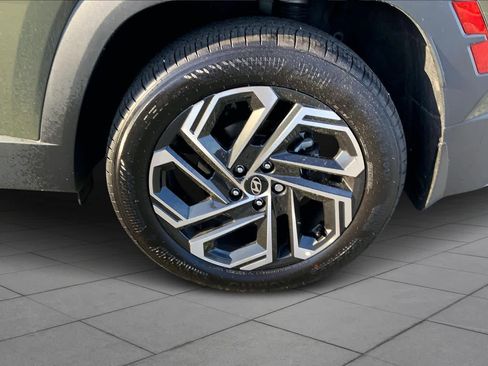 Used 2025 Hyundai Tucson Limited image 10