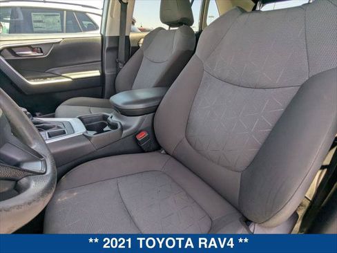 Used 2021 Toyota RAV4 XLE AWD/4WD image 19