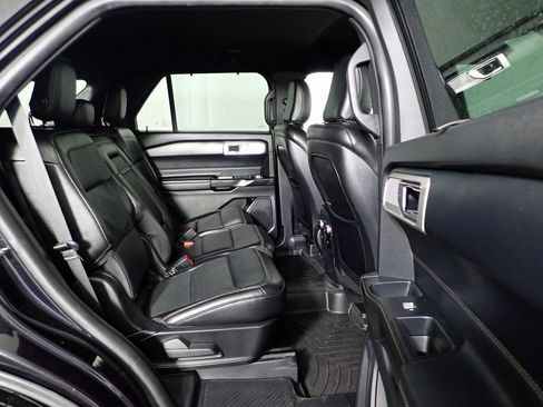 Used 2020 Ford Explorer Limited image 33