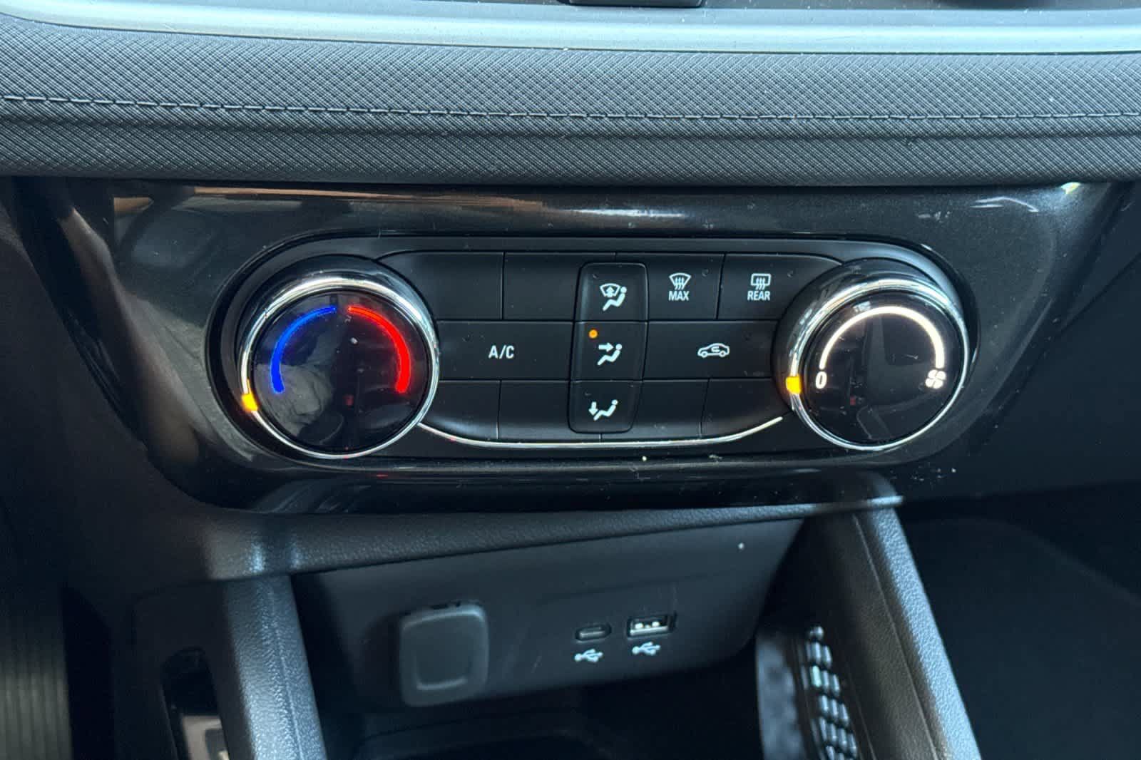 Used 2025 Chevrolet TrailBlazer LT AWD/4WD image 22
