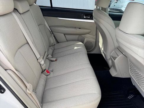 Used 2010 Subaru Outback 2.5i Premium image 21
