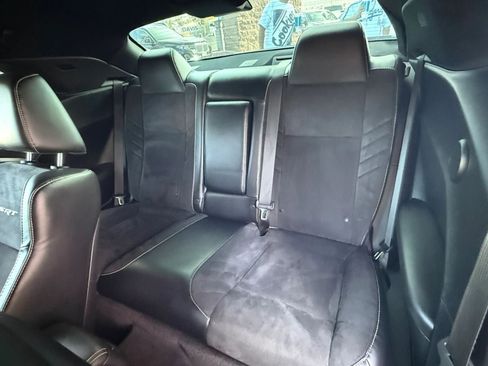 Used 2015 Dodge Challenger SRT Hellcat RWD image 39