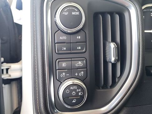 Used 2022 GMC Sierra 1500 AT4 w/ AT4 Premium Package image 29