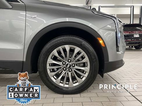 Used 2024 Cadillac XT4 Premium Luxury image 10