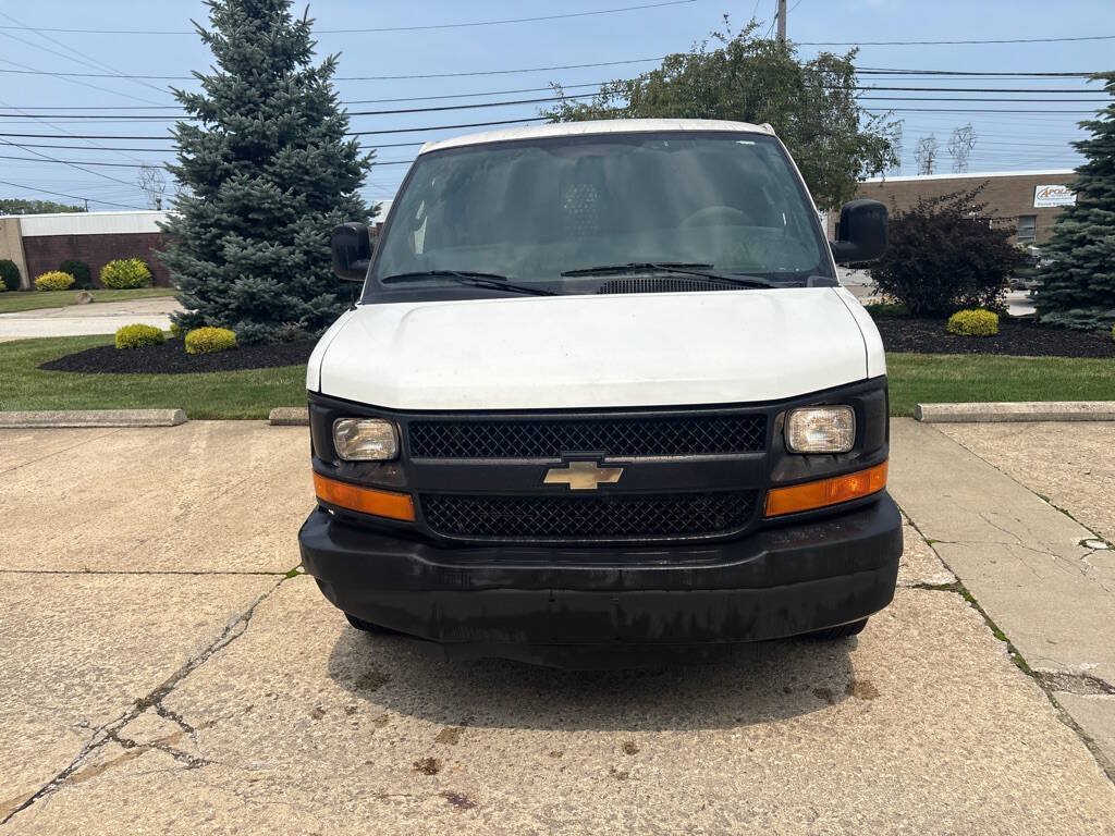 Used 2016 Chevrolet Express 2500 RWD image 2