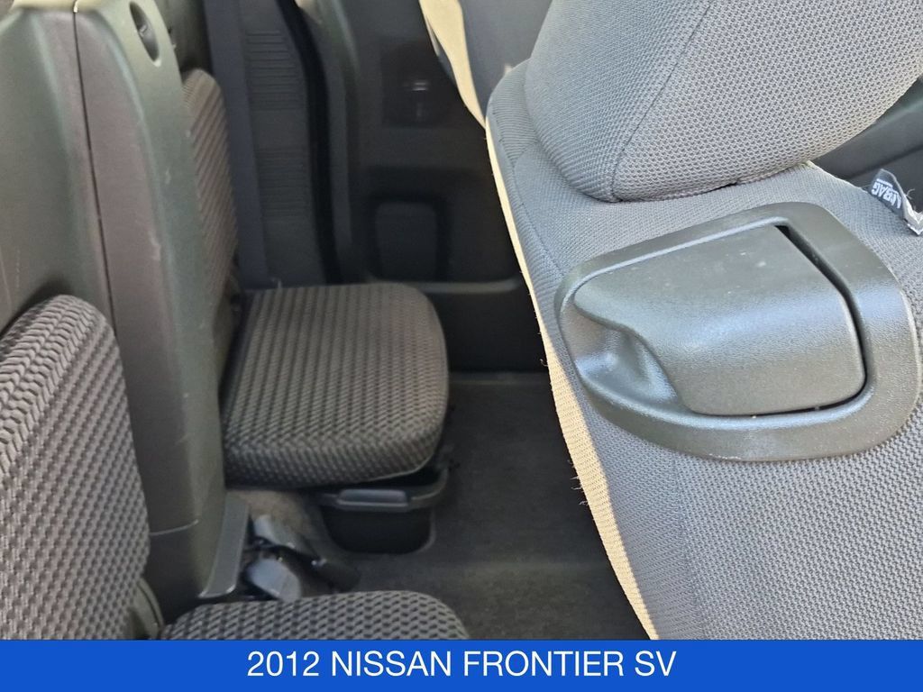 Used 2012 Nissan Frontier SV w/ SV Premium Utility Pkg AWD/4WD image 28