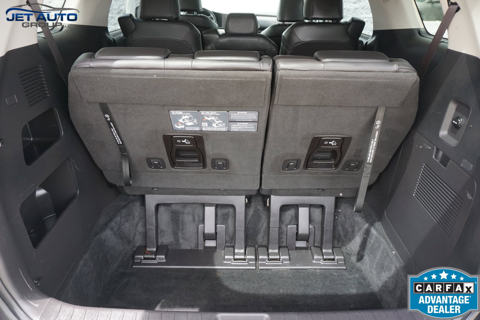 Used 2023 Kia Carnival EX FWD image 18