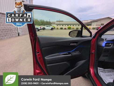 Used 2021 Toyota C-HR XLE FWD image 10